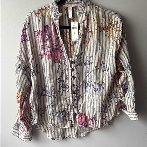 Pilcro Tops - NWT Anthropologie Pilcro cream, blue, pink 3/4 Sleeve Button Down Shirt